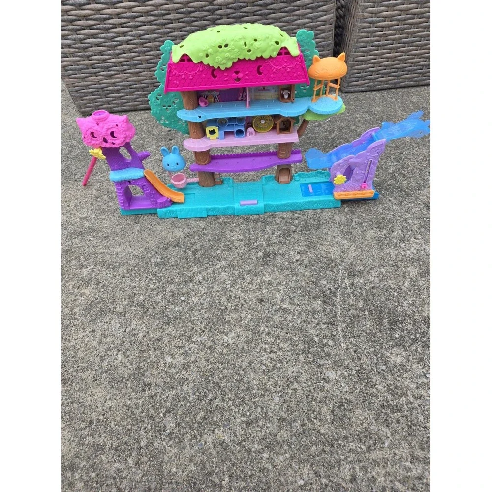 Mattel Polly Pocket Pollyville Pet Adventure Treehouse Folding Playset Slide HHH